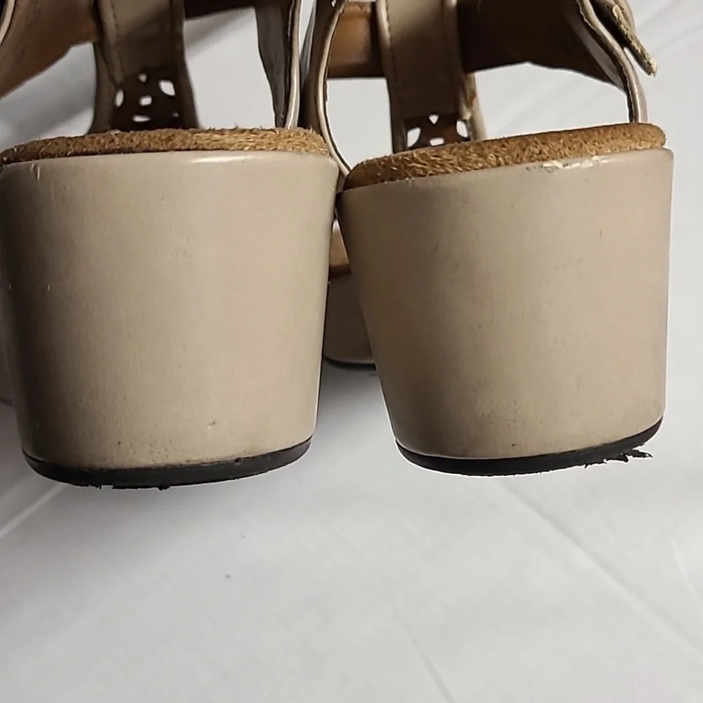 Eyeletted Boho T-strap Buckle Wedge Sandals Beige Natural Soul Naturalizer 9M - Picture 5 of 15